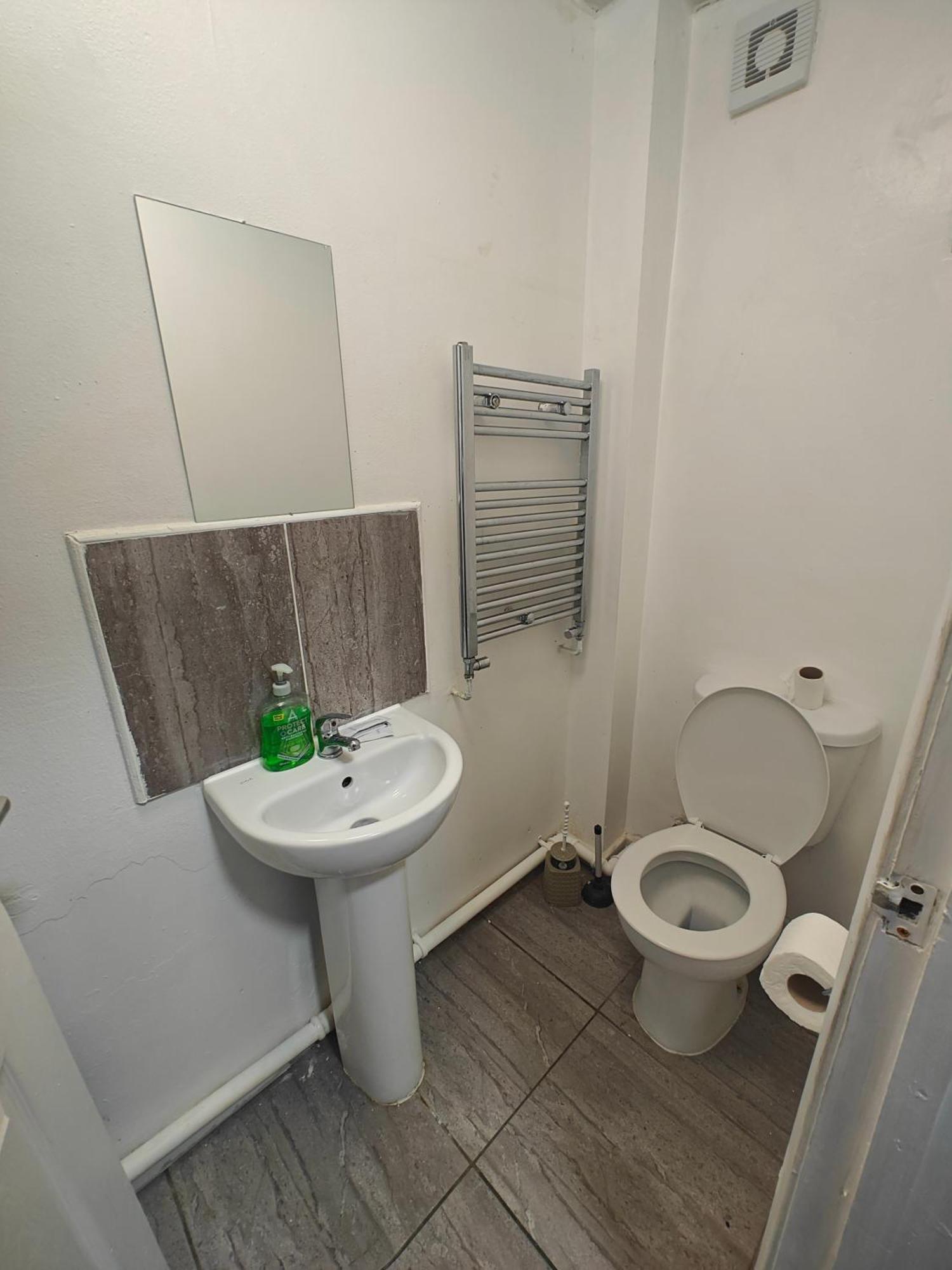Campbells 2* Leicester